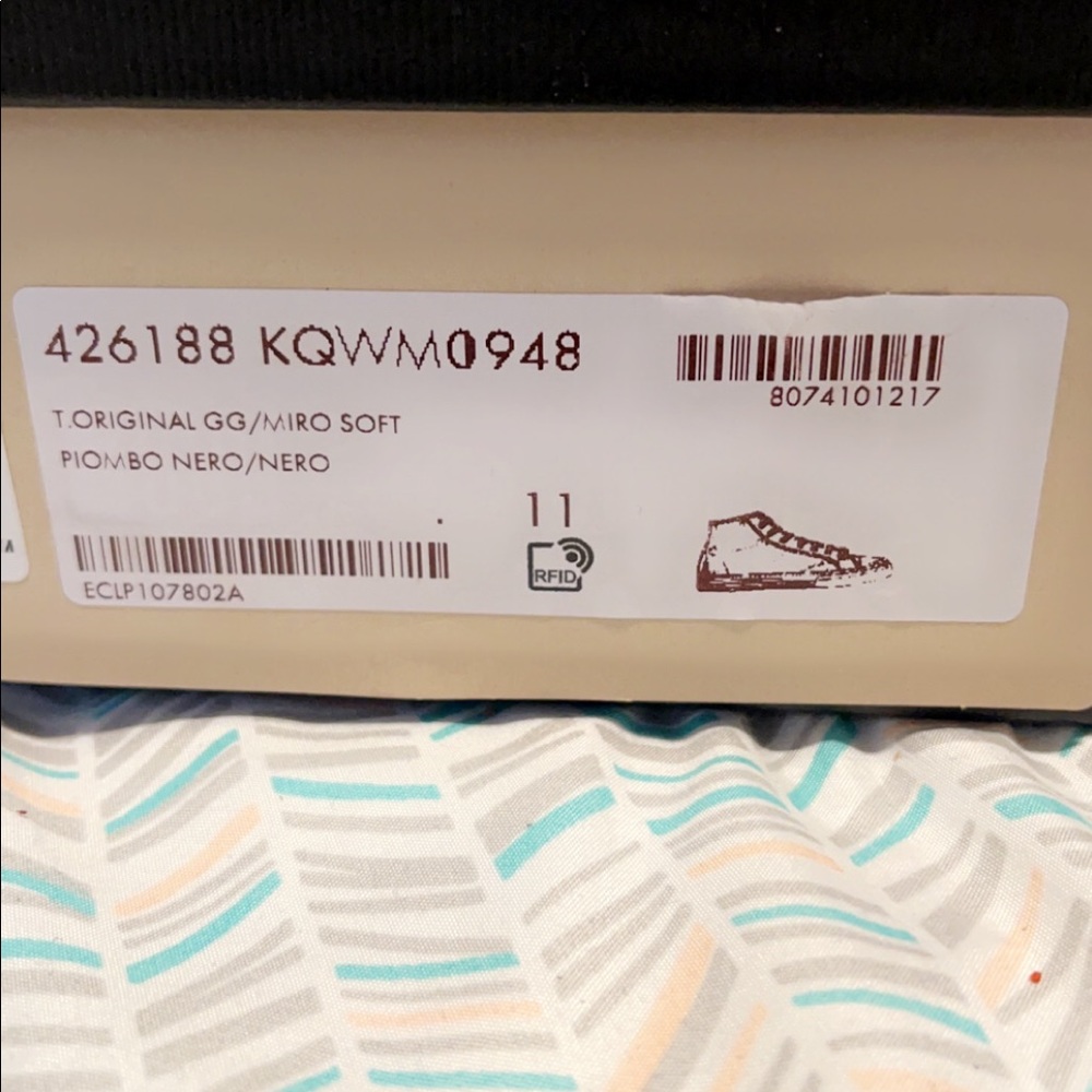 Brand new never worn AUTHENTIC GUCCI shoes for men SIZE 11